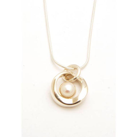Pearl-Pendant-With-Chain-Tamara-Kelly-Eclipse-Gallery
